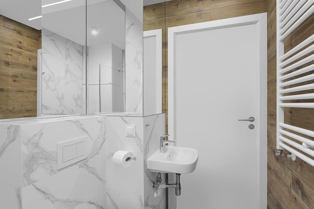 Apartment Enes Legnicka Street A Breslau